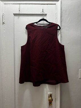 Banana Republic Sleeveless Wine Crewneck Shell